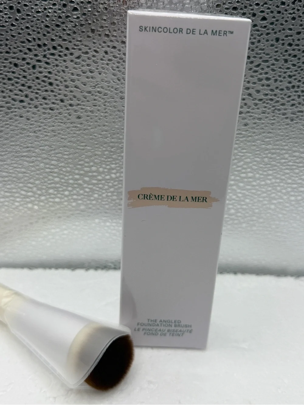 La Mer Cream Angled Foundation Brush with Brown Bristles - Sealed in Box